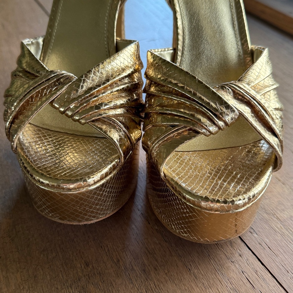 Michael Kors Size 7 1/2. Gold Platform High Heel Sandals with Ankle Strap - Picture 7 of 8